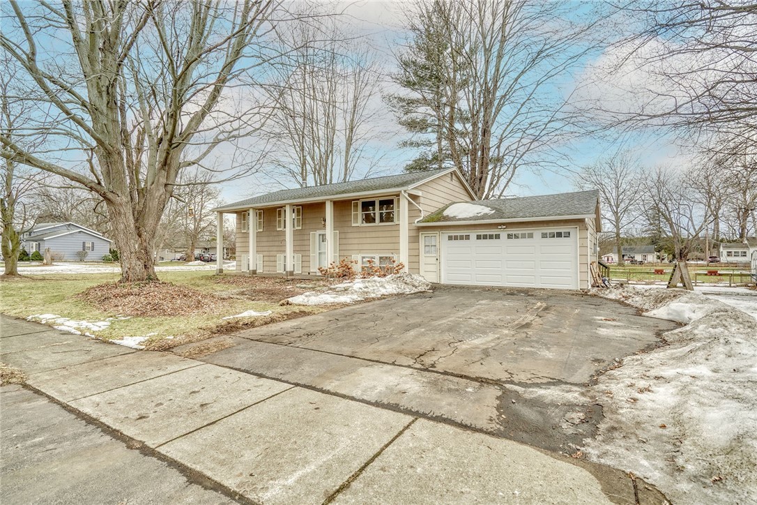 35 Rusty Lane Greece, NY 14626 - Photo 5 of 48