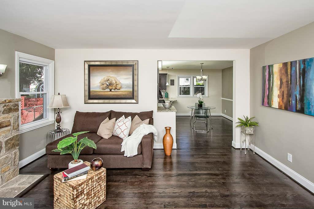2113 Northland Road Baltimore, MD 21207 - Photo 11 of 30 Living Room