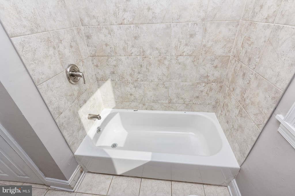 2113 Northland Road Baltimore, MD 21207 - Photo 14 of 30 Bath