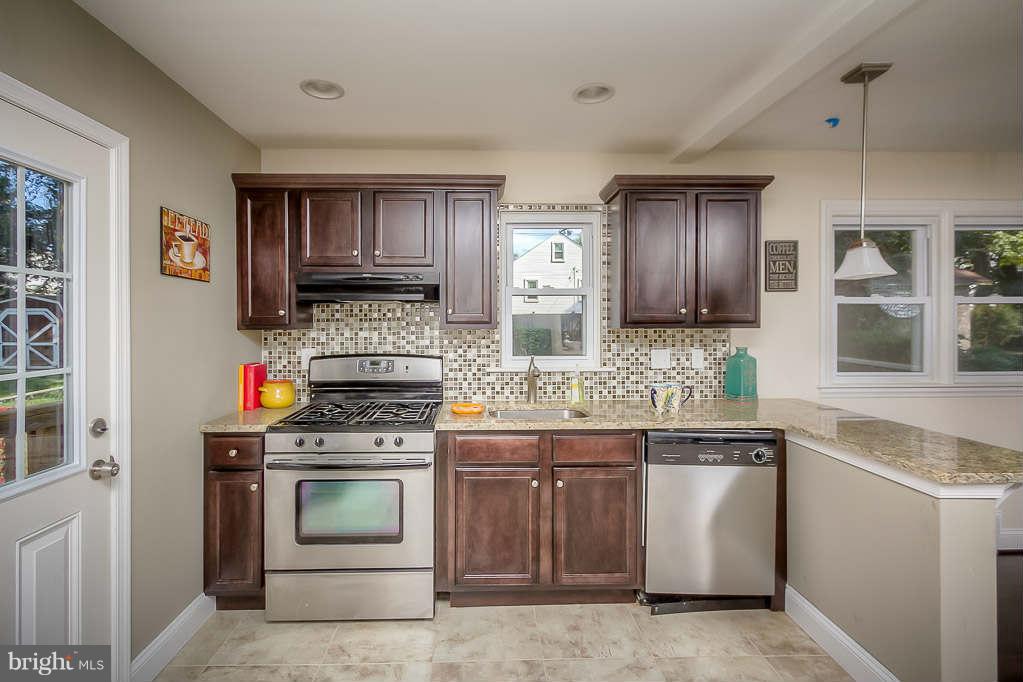 2113 Northland Road Baltimore, MD 21207 - Photo 4 of 30 Kitchen