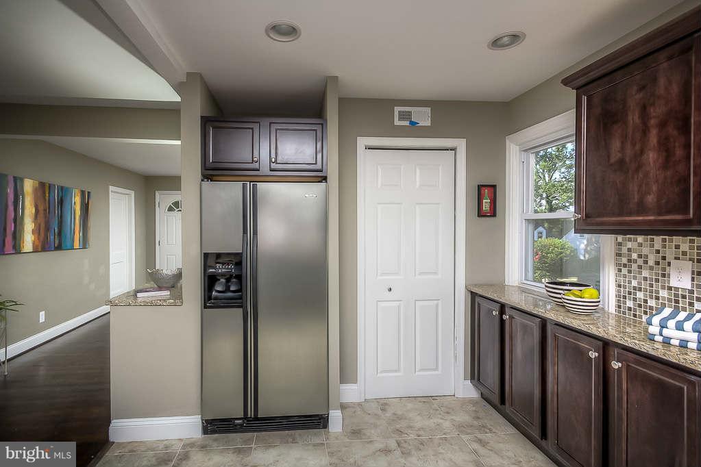 2113 Northland Road Baltimore, MD 21207 - Photo 5 of 30 Kitchen