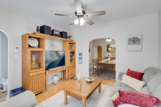 $399,000 | 4323 Deyo Avenue, Brookfield, IL 60513