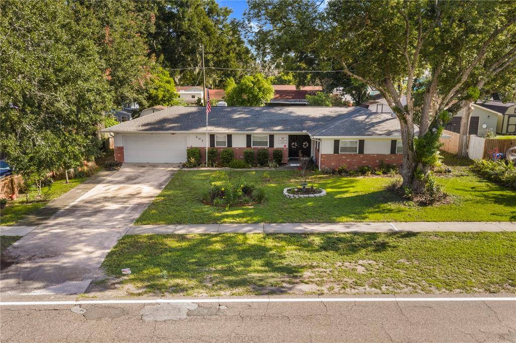 207 West Wheeler Road Seffner, FL 33584 - Photo 2 of 42