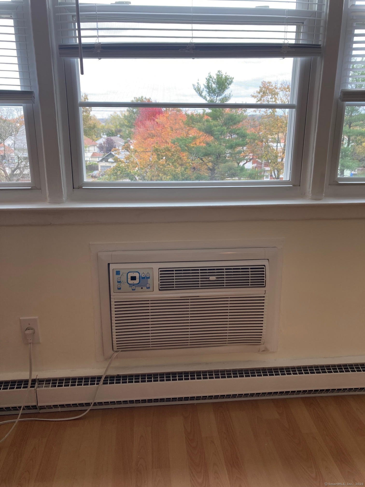 1730 State Street, Unit 302 Hamden, CT 06517 - Photo 12 of 18 a close view of door oven and a dishwasher