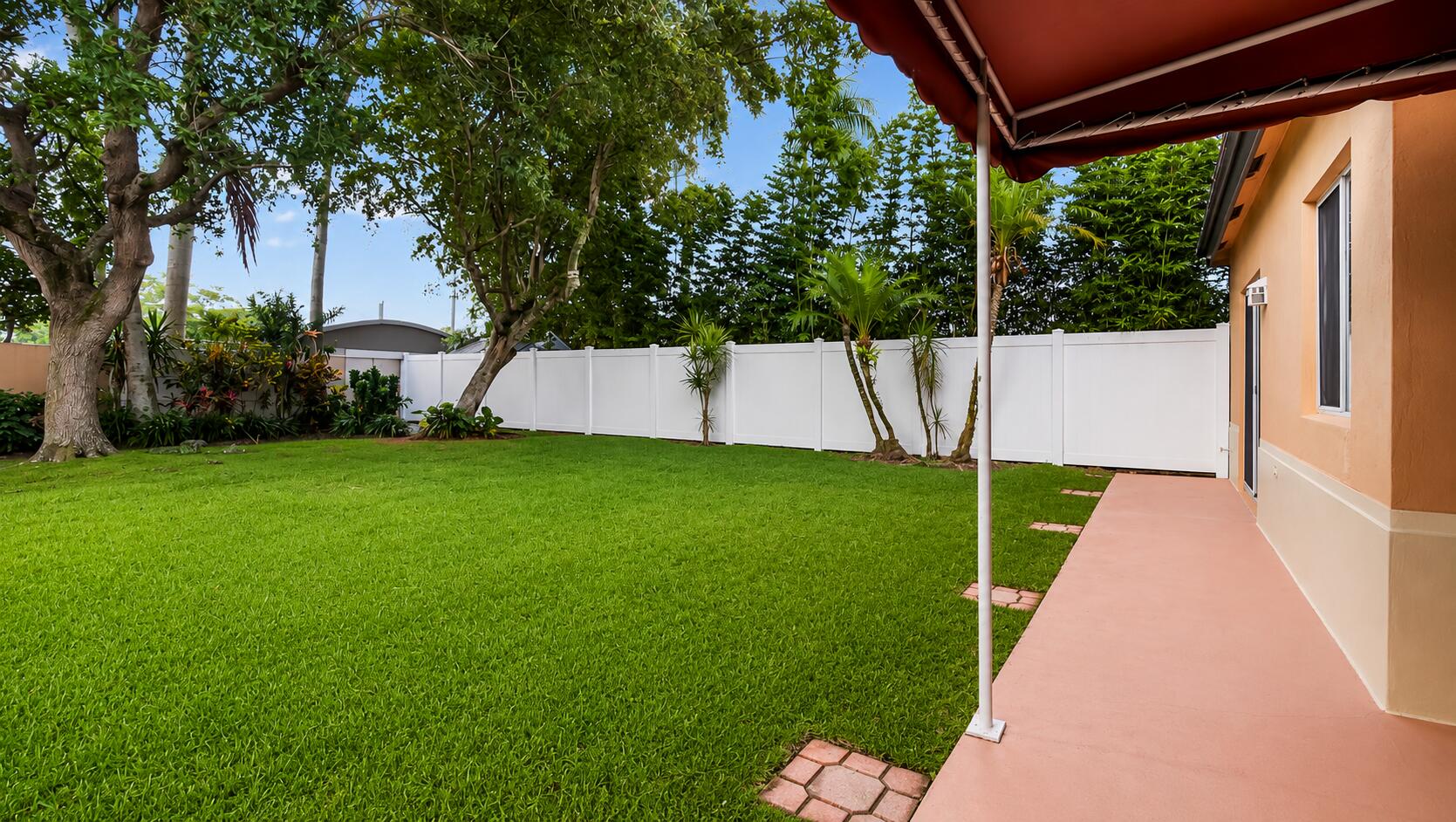 2510 Rampart Way South Hollywood, FL 33026 - Photo 30 of 33 CB0992AB-4FF5-4643-852F-8990026716F7