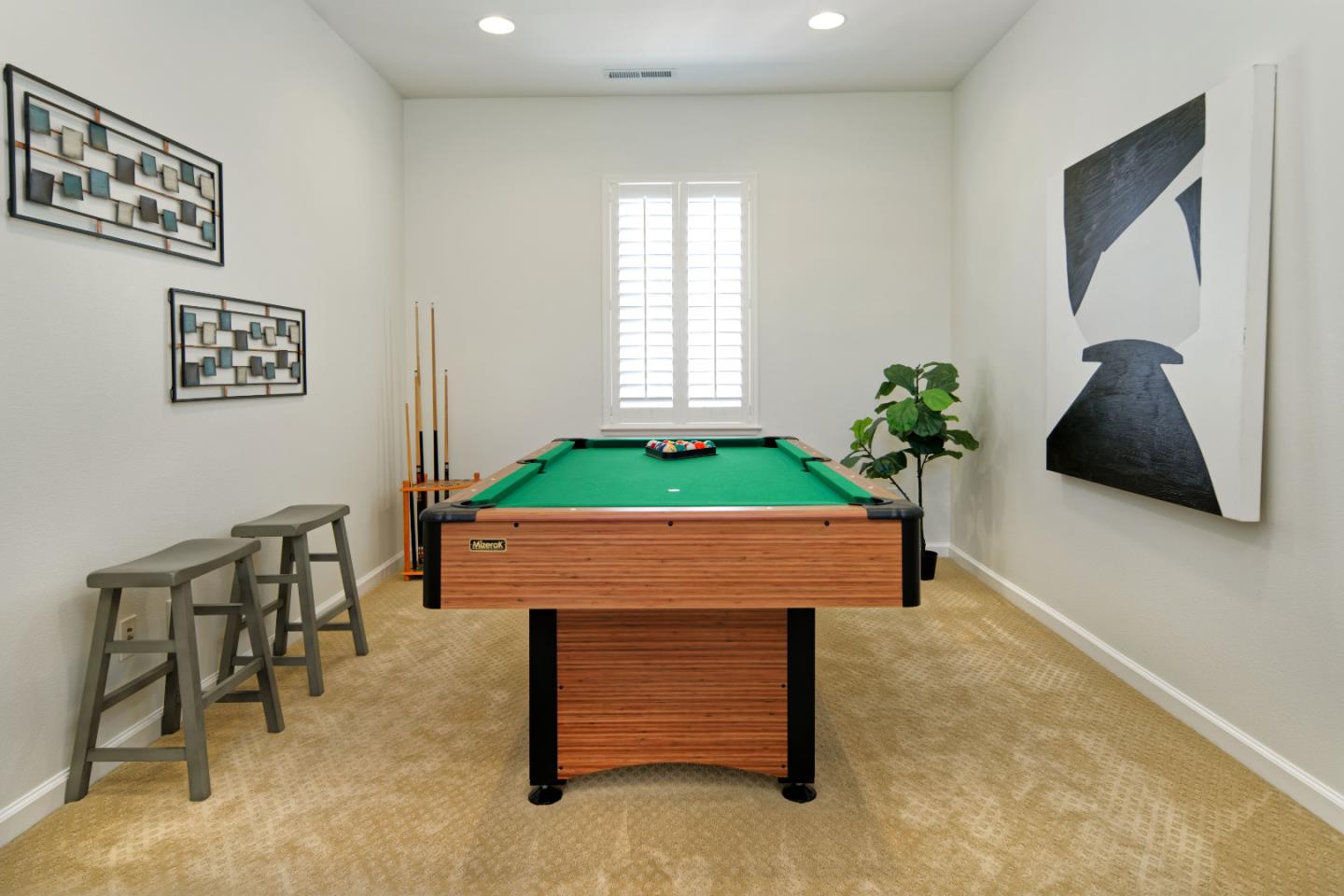 7160 Eagle Ridge Drive Gilroy, CA 95020 - Photo 32 of 80 a room with furniture and a potted plant