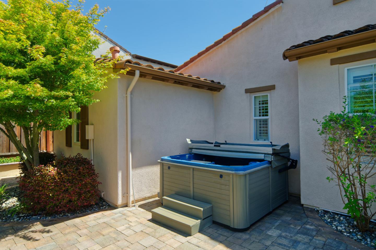 7160 Eagle Ridge Drive Gilroy, CA 95020 - Photo 54 of 80 a outdoor space with sitting area