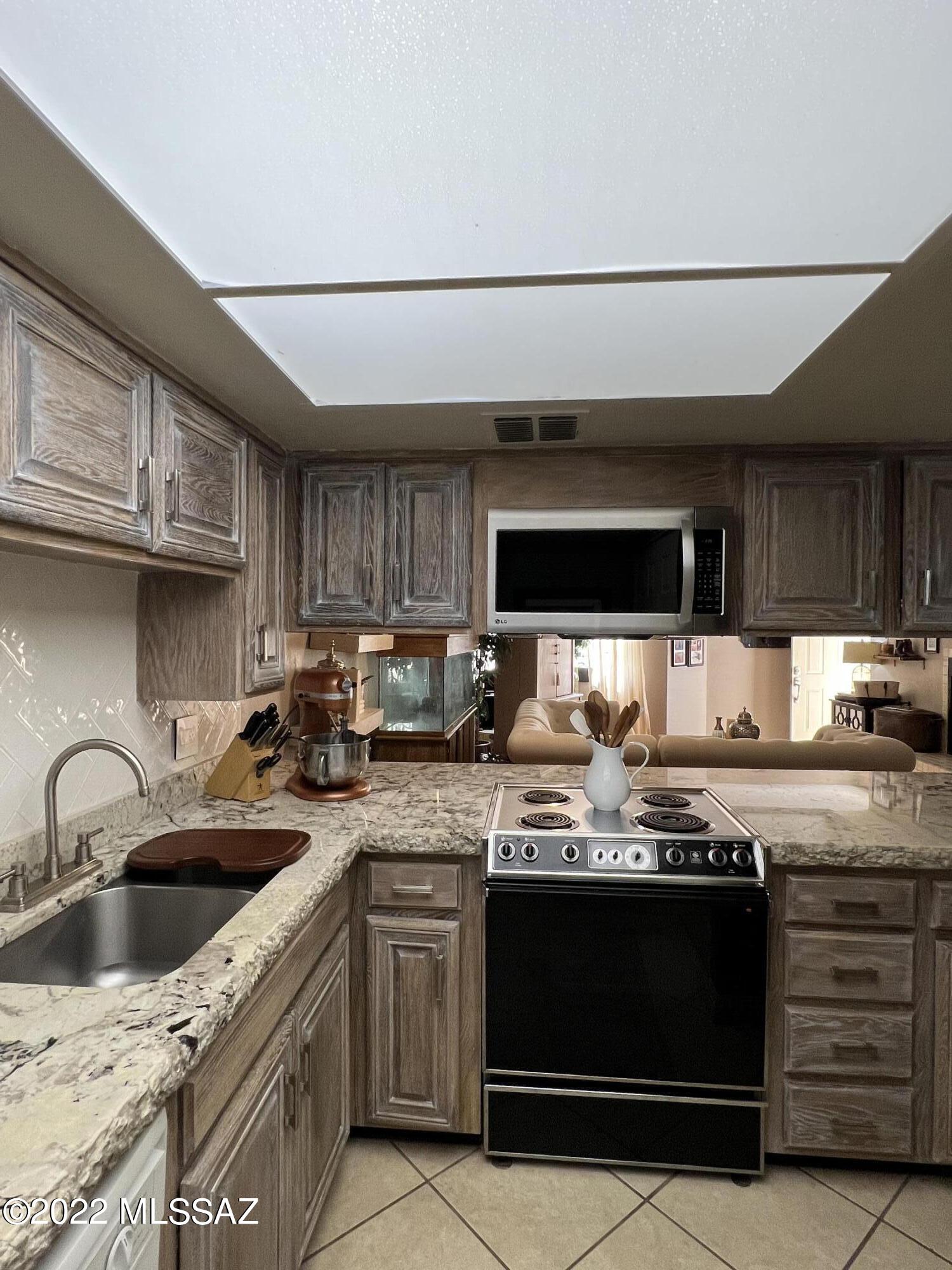 1200 East River Road, Unit L154 Tucson, AZ 85718 - Photo 9 of 25