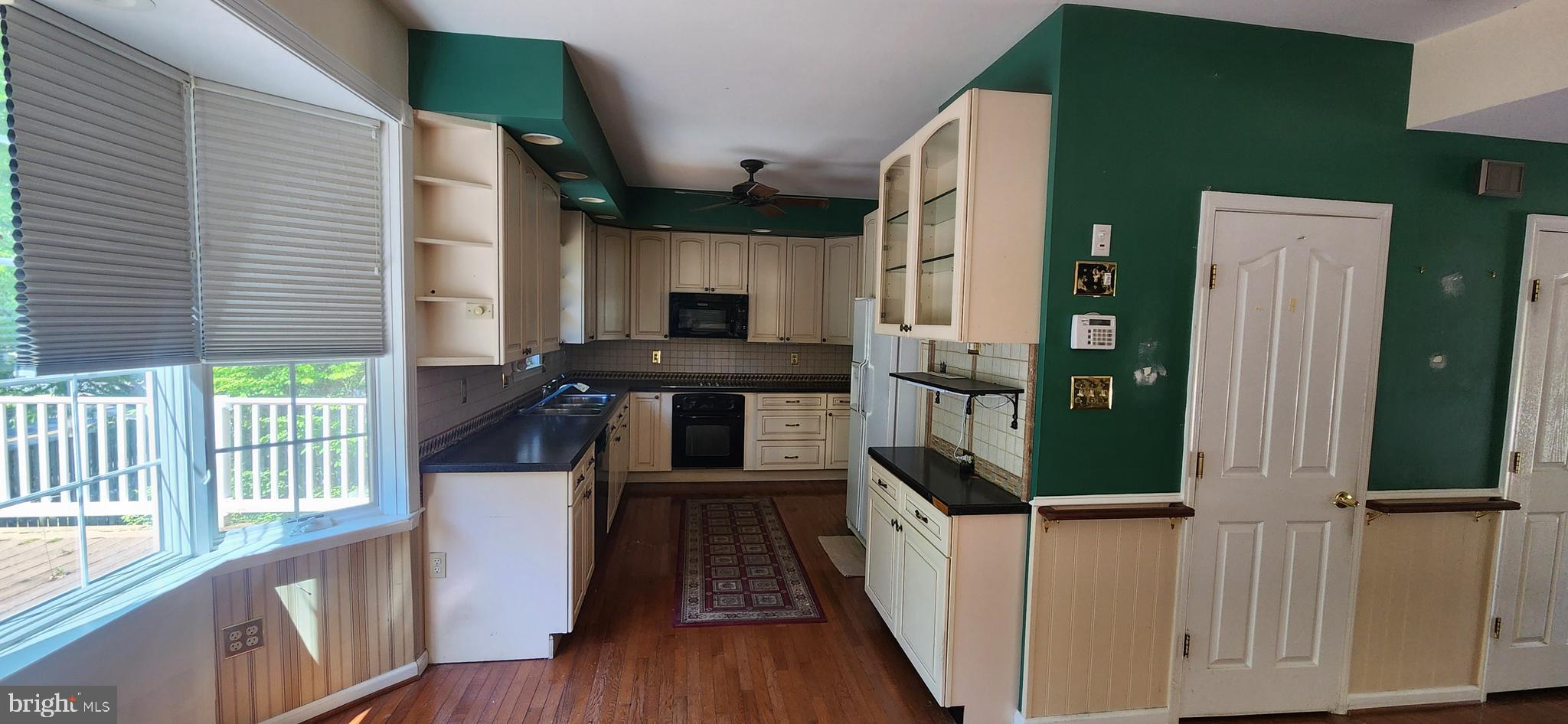 3 Caleb Court Owings Mills, MD 21117 - Photo 4 of 24
