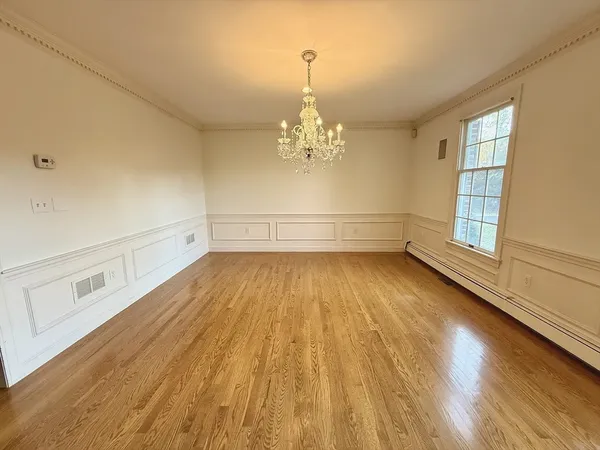 $9,000 | 4 Elliston Road, Weston, MA 02493