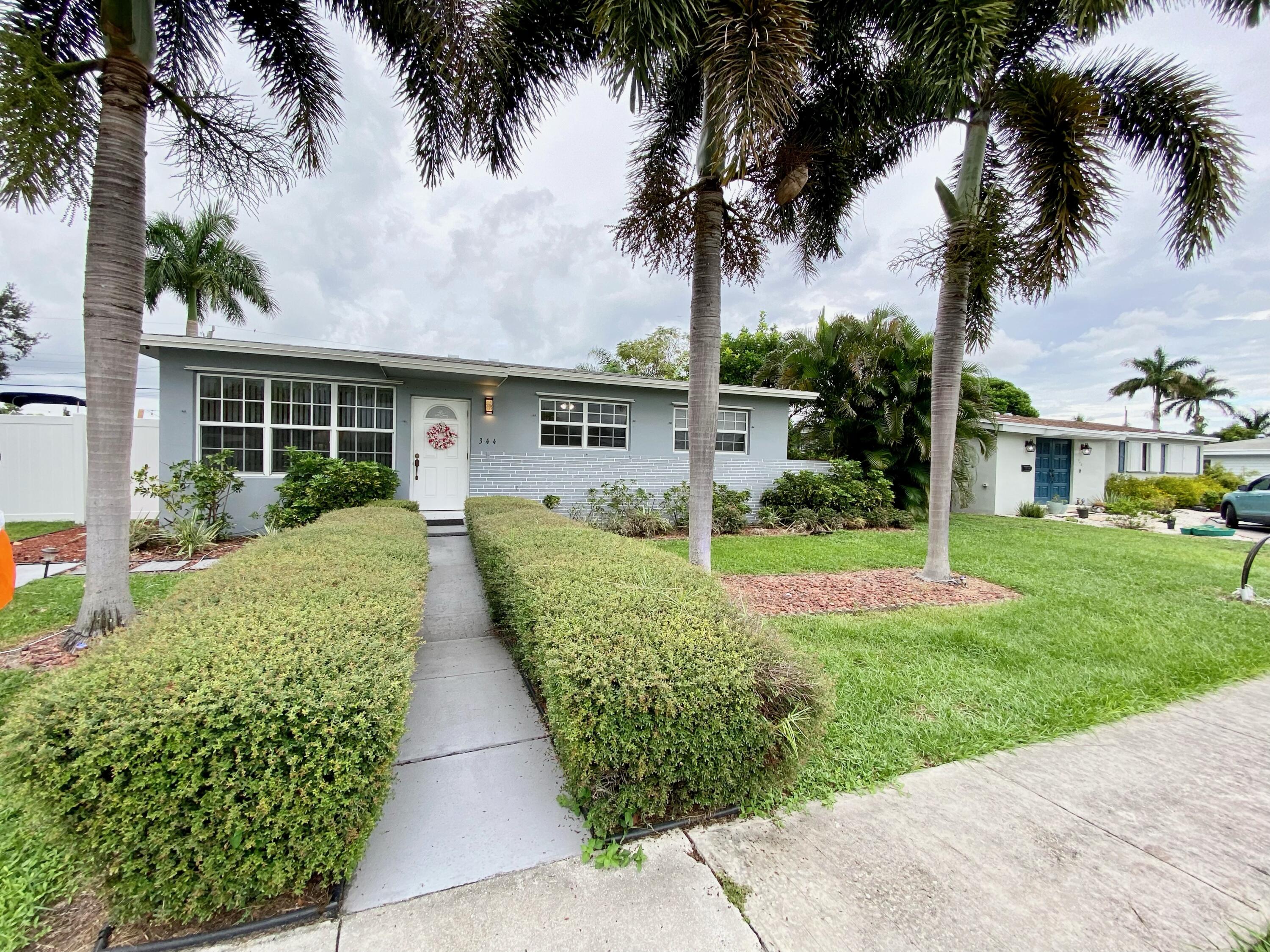 344 Shady Lane Road Palm Springs, FL 33461 - Photo 5 of 16 Front