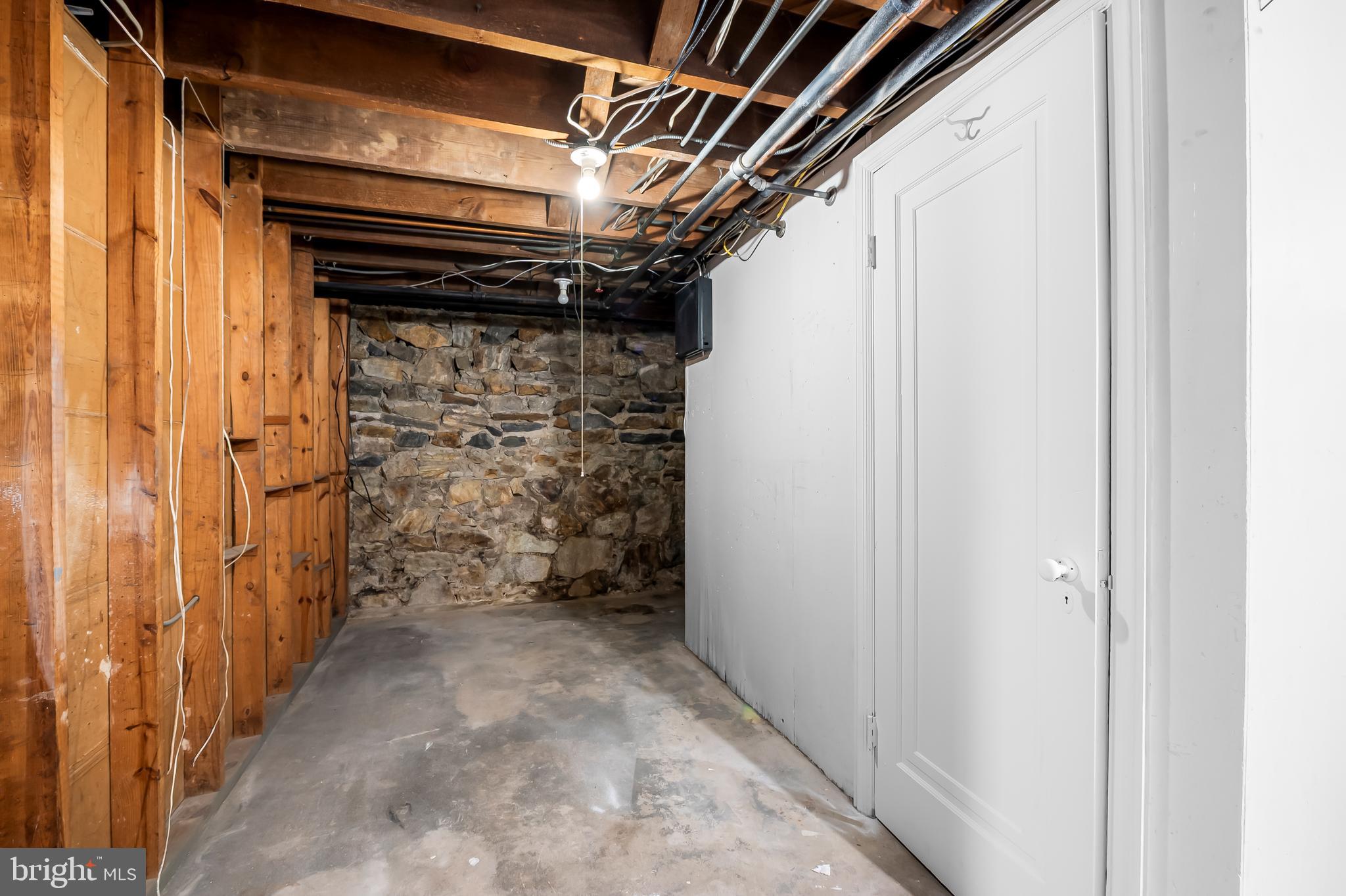 400 Regester Avenue Baltimore, MD 21212 - Photo 29 of 38 a view of entryway
