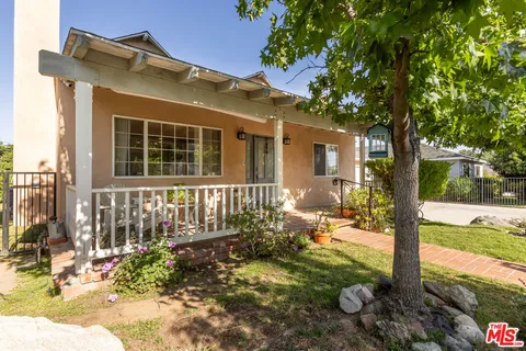 $899,000 | 8362 Shirley Avenue, Northridge, CA 91324