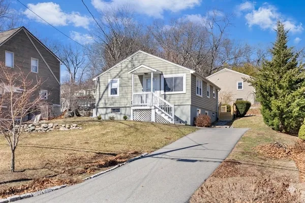 $550,000 | 98 Lakeshore Drive, Marlborough, MA 01752