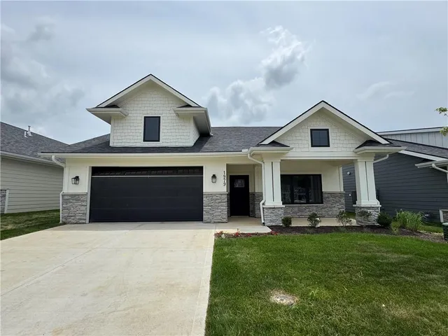 $425,000 | 1979 Harvest Road, Liberty, MO 64068