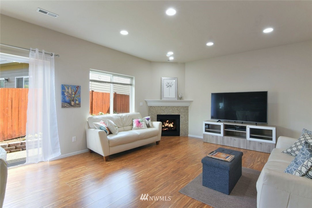 4511 147th Place Southeast Bothell, WA 98012 - Photo 4 of 19
