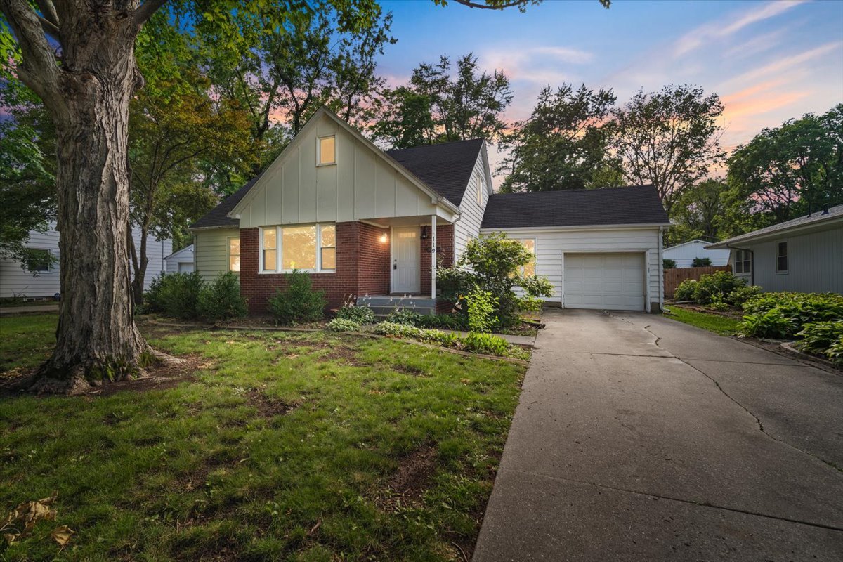 119 North Adelaide Street Normal, IL 61761 - Photo 1 of 36