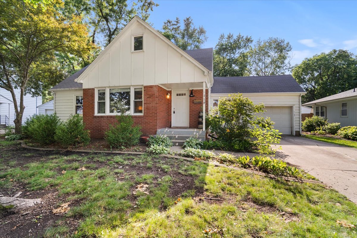 119 North Adelaide Street Normal, IL 61761 - Photo 2 of 36