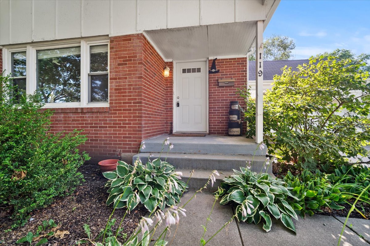 119 North Adelaide Street Normal, IL 61761 - Photo 3 of 36