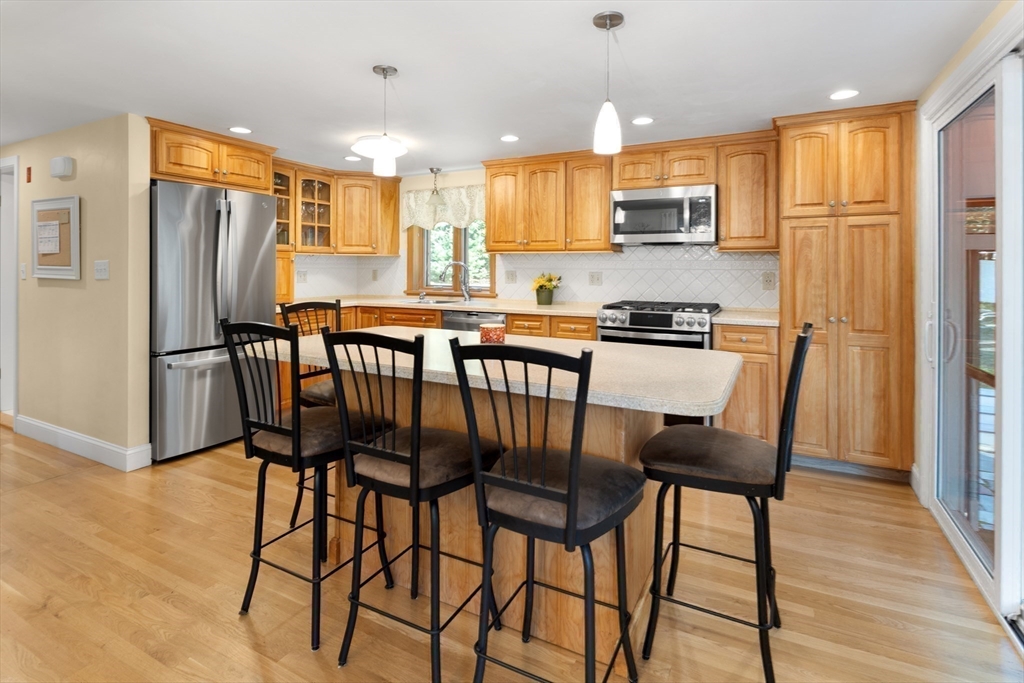 33 Beechtree Road Hanover, MA 02339 - Photo 11 of 42 Gallery Image 11