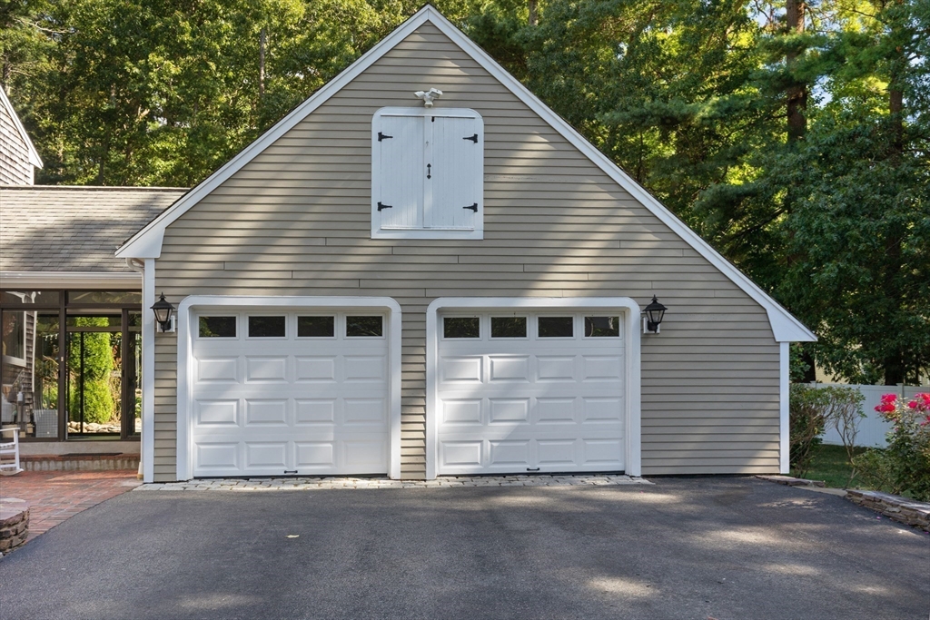 33 Beechtree Road Hanover, MA 02339 - Photo 4 of 42 Gallery Image 4