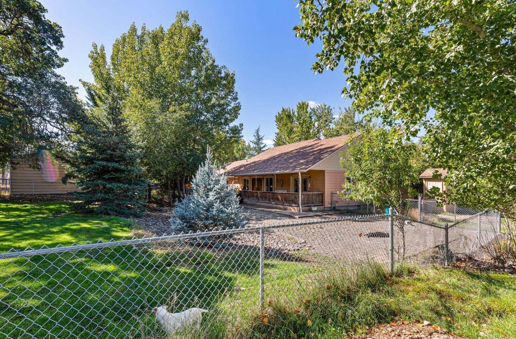 15638 Jones Road White City, OR 97503 - Photo 12 of 65 9 - Porch View Looking SW