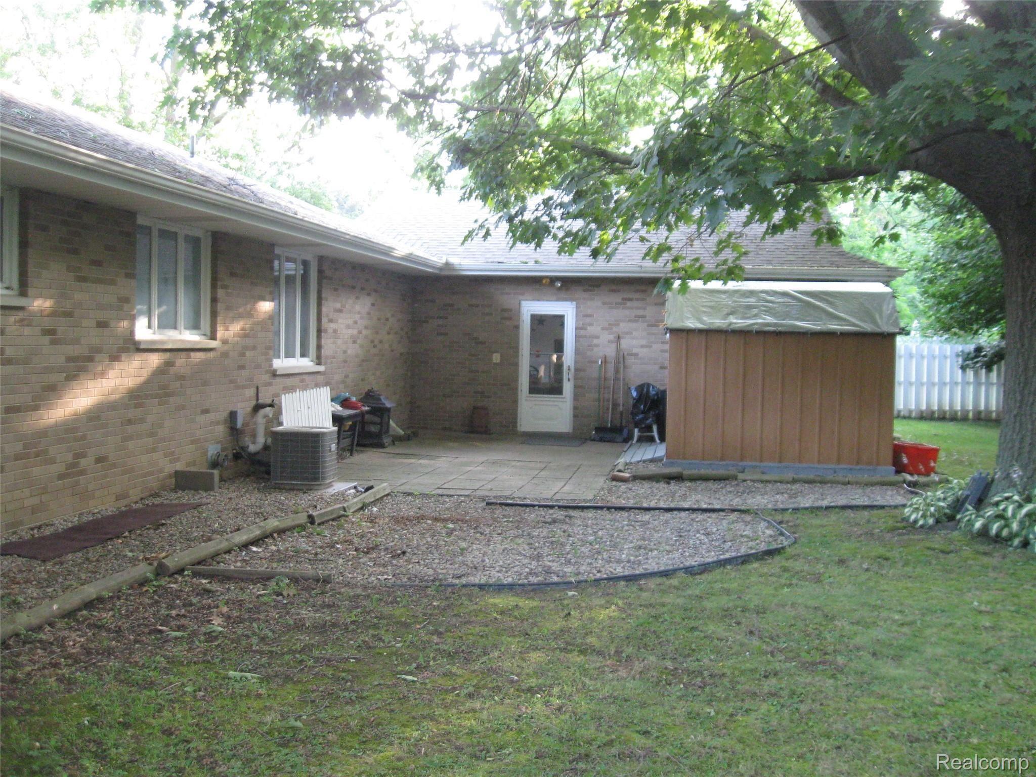 8196 Miller Road Swartz Creek, MI 48473 - Photo 3 of 35 IMG_5713.JPG