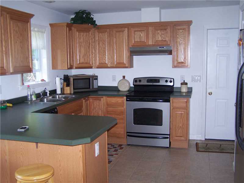 11 Hopkinton Hill Road Hopkinton, RI 02832 - Photo 3 of 5 Kitchen.