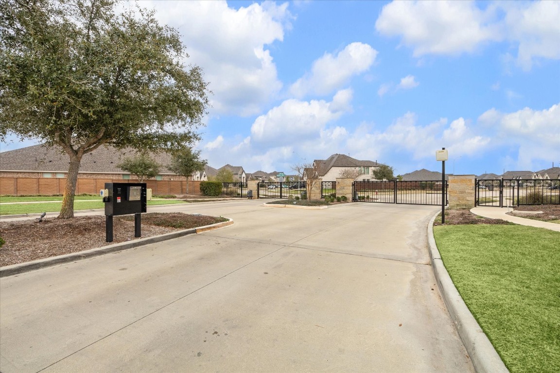 9951 Chapman Trail Manvel, TX 77578 - Photo 44 of 50 a view of outdoor space with garden