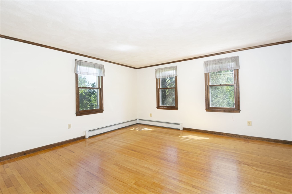 12 Ridge Road Shrewsbury, MA 01545 - Photo 14 of 42