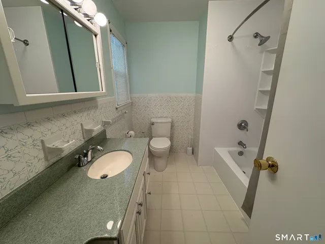 $3,450 | 967 Derby-Milford Road, Orange, CT 06477