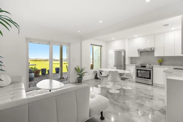 $550,000 | 83 Comares Avenue, Unit 3B & SLIP D17, St. Augustine, FL 32080