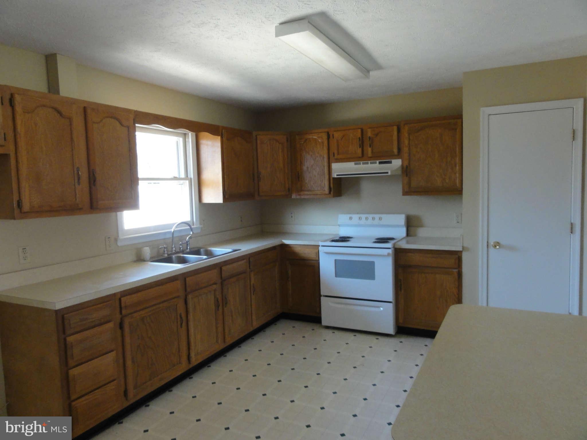 40 Appalachian Ridge Road Front Royal, VA 22630 - Photo 6 of 30 Kitchen