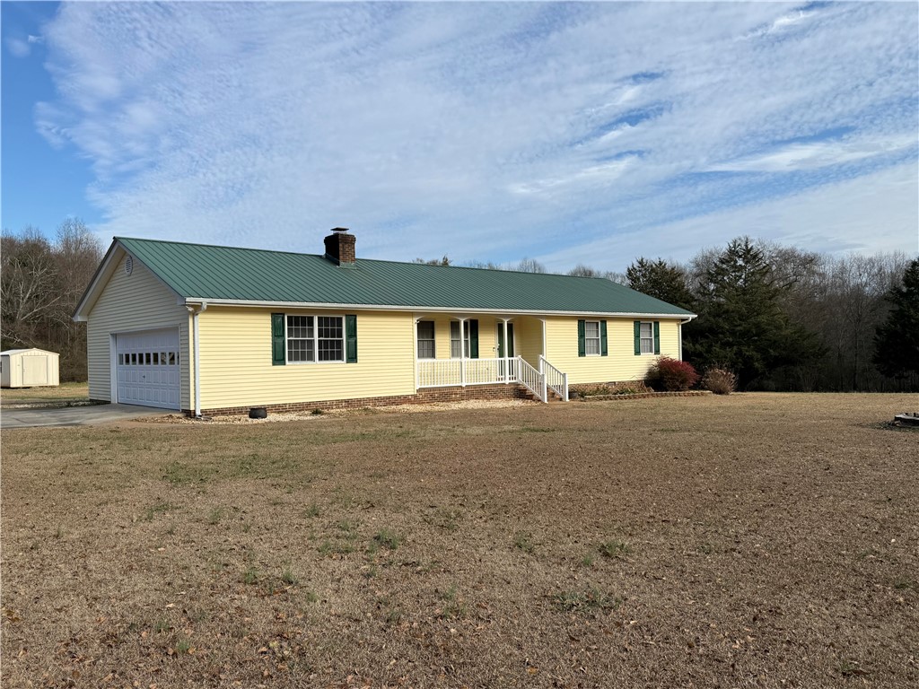 250 Perry Woolbright Road Townville, SC 29689 - Photo 2 of 26