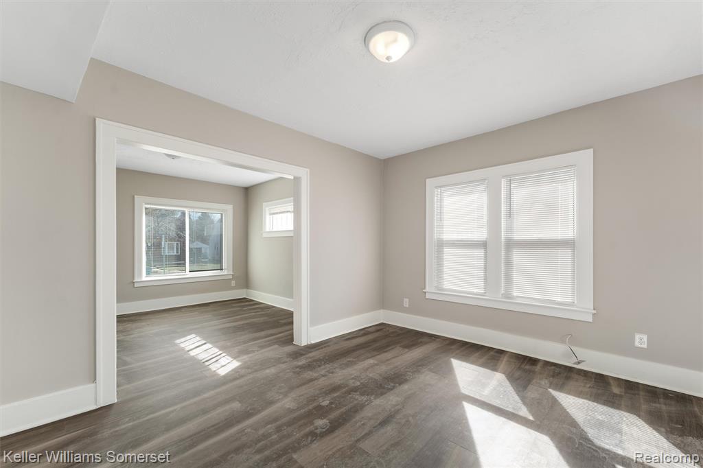 22065 Linwood Eastpointe, MI 48021 - Photo 6 of 27