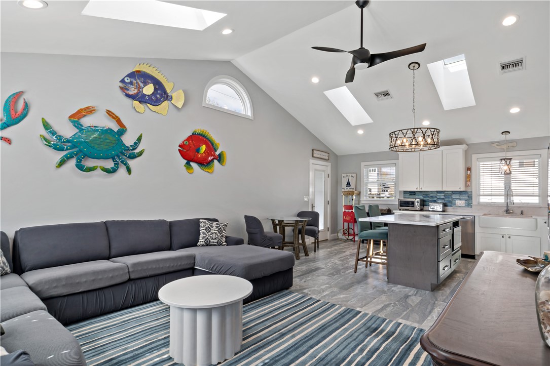 881 Point Judith Road Narragansett, RI 02882 - Photo 4 of 22