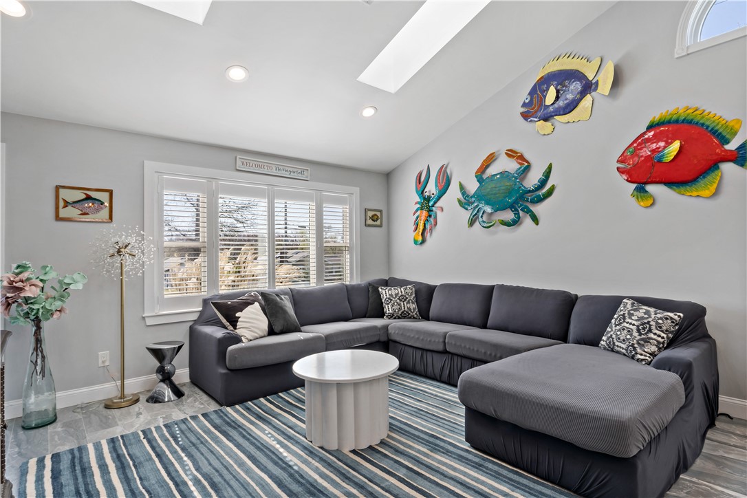 881 Point Judith Road Narragansett, RI 02882 - Photo 6 of 22
