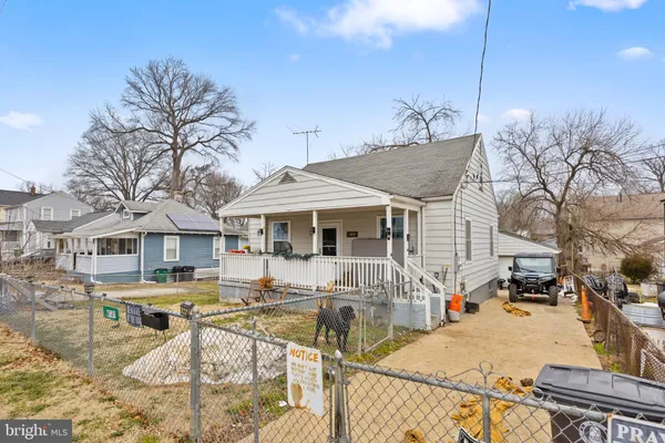 $309,000 | 409 70th Street, Capitol Heights, MD 20743