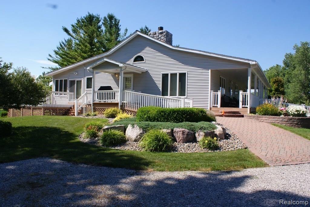 1684 Imlay City Road Lapeer, MI 48446 - Photo 2 of 55 071404.JPG