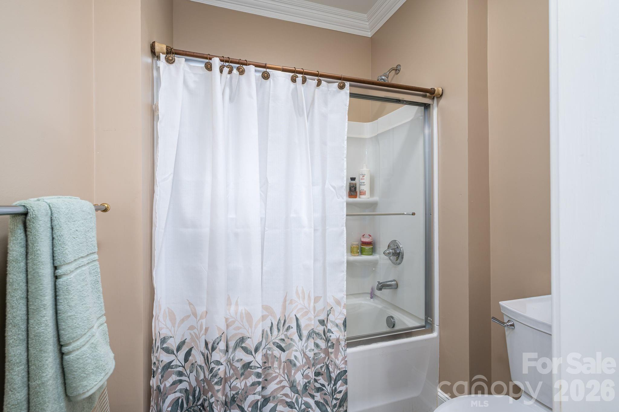 109 Wright Road Kings Mountain, NC 28086 - Photo 20 of 36 a bathroom with a shower and a tub
