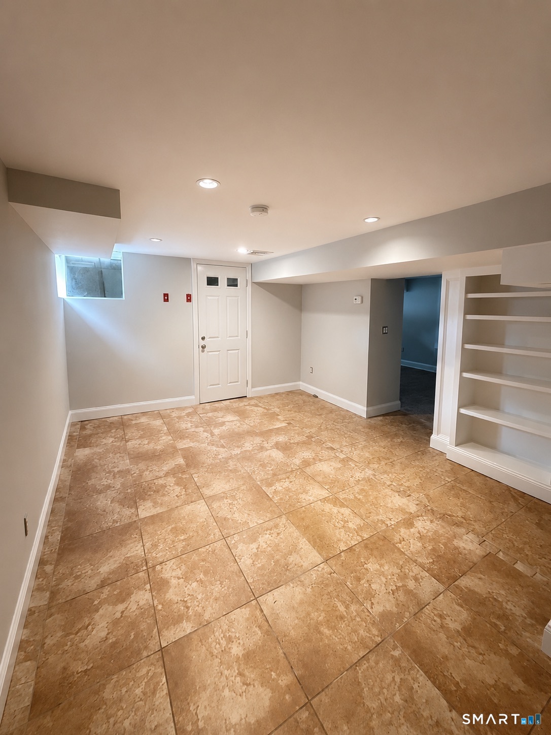 560 Old Town Road Trumbull, CT 06611 - Photo 19 of 25