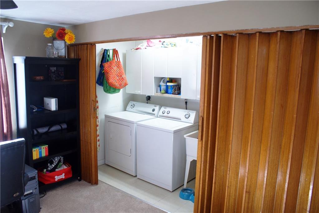 4274 Glen Lytle Road Greenfield, PA 15217 - Photo 14 of 25 Incredibly convenient first floor laundry.