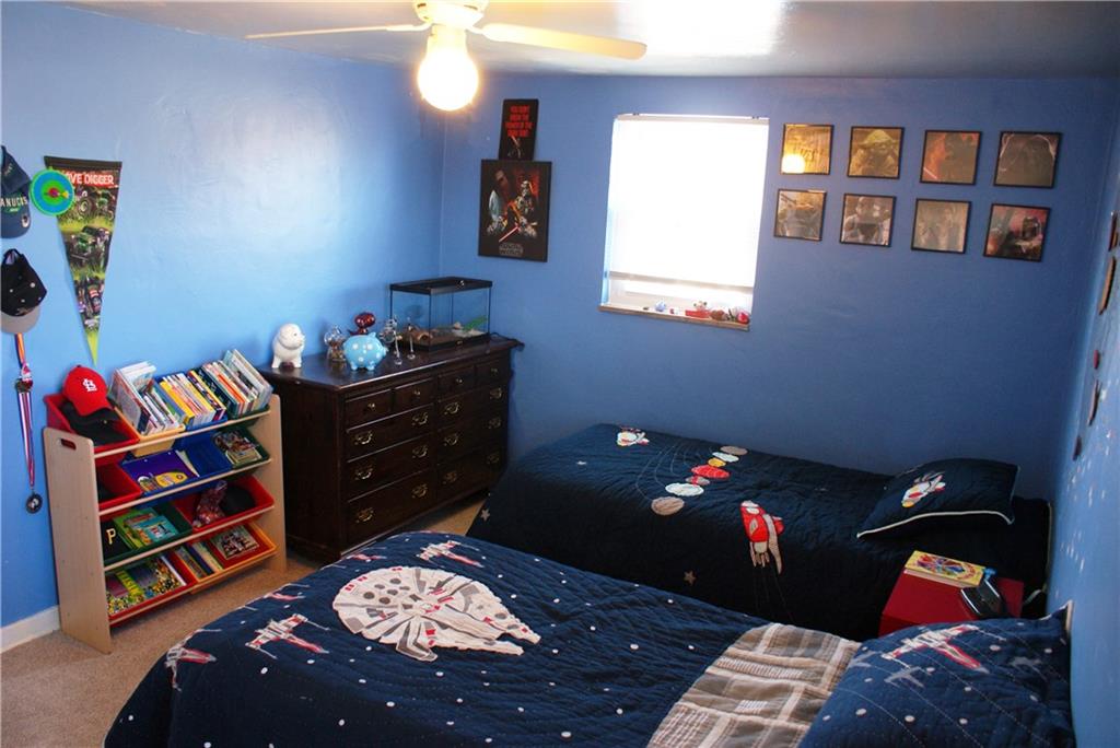 4274 Glen Lytle Road Greenfield, PA 15217 - Photo 23 of 25 This is the home's largest bedroom.