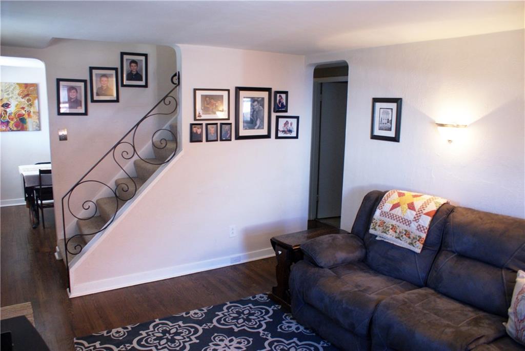 4274 Glen Lytle Road Greenfield, PA 15217 - Photo 5 of 25 There is excellent flow to the first floor's layout.