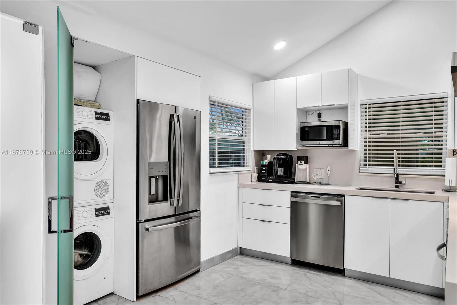 394 Southeast 5th Avenue, Unit B Delray Beach, FL 33483 - Photo 14 of 23