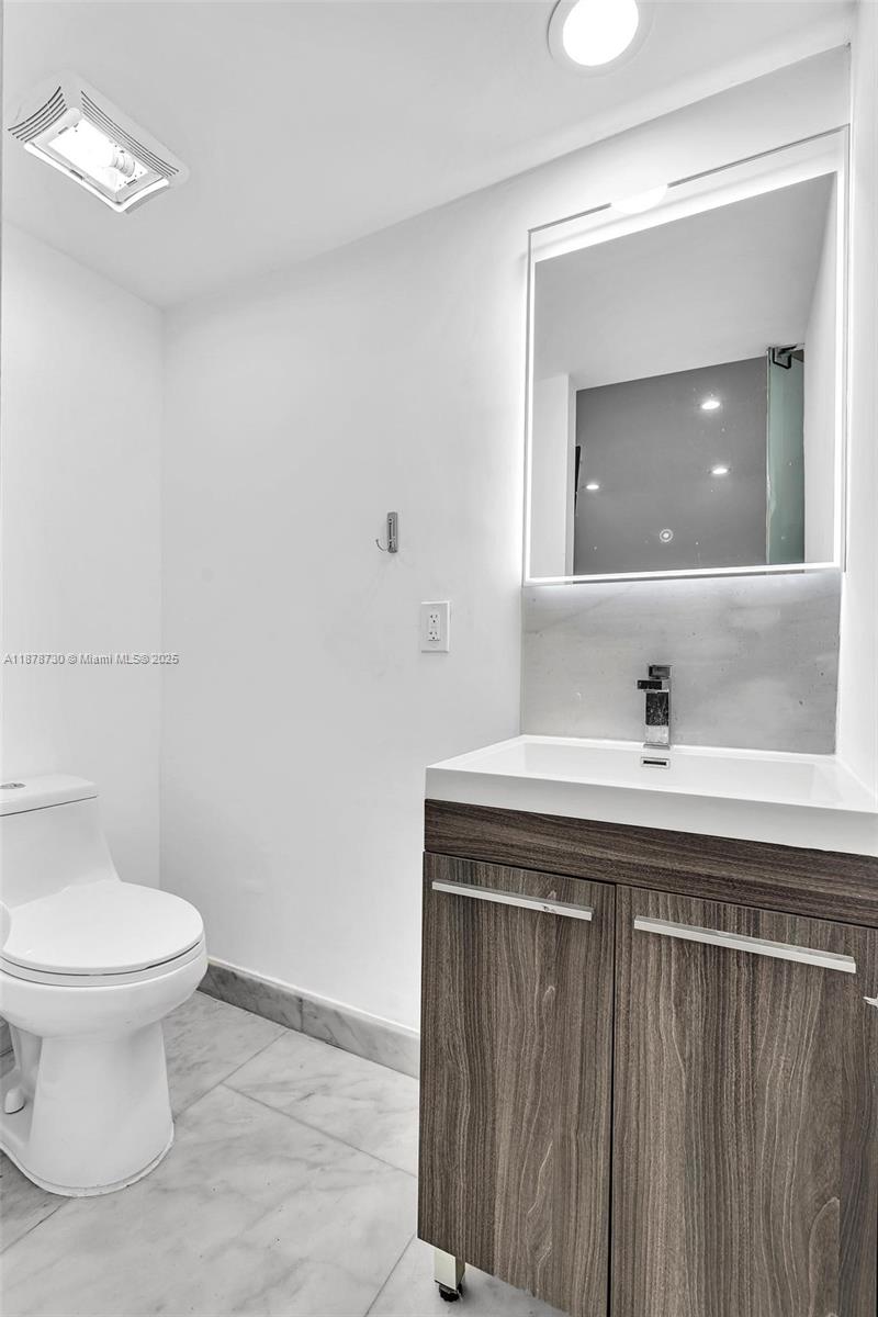 394 Southeast 5th Avenue, Unit B Delray Beach, FL 33483 - Photo 20 of 23