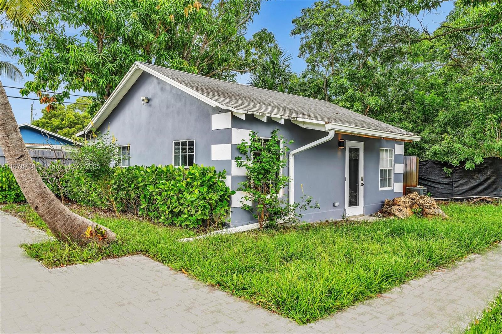 394 Southeast 5th Avenue, Unit B Delray Beach, FL 33483 - Photo 3 of 23