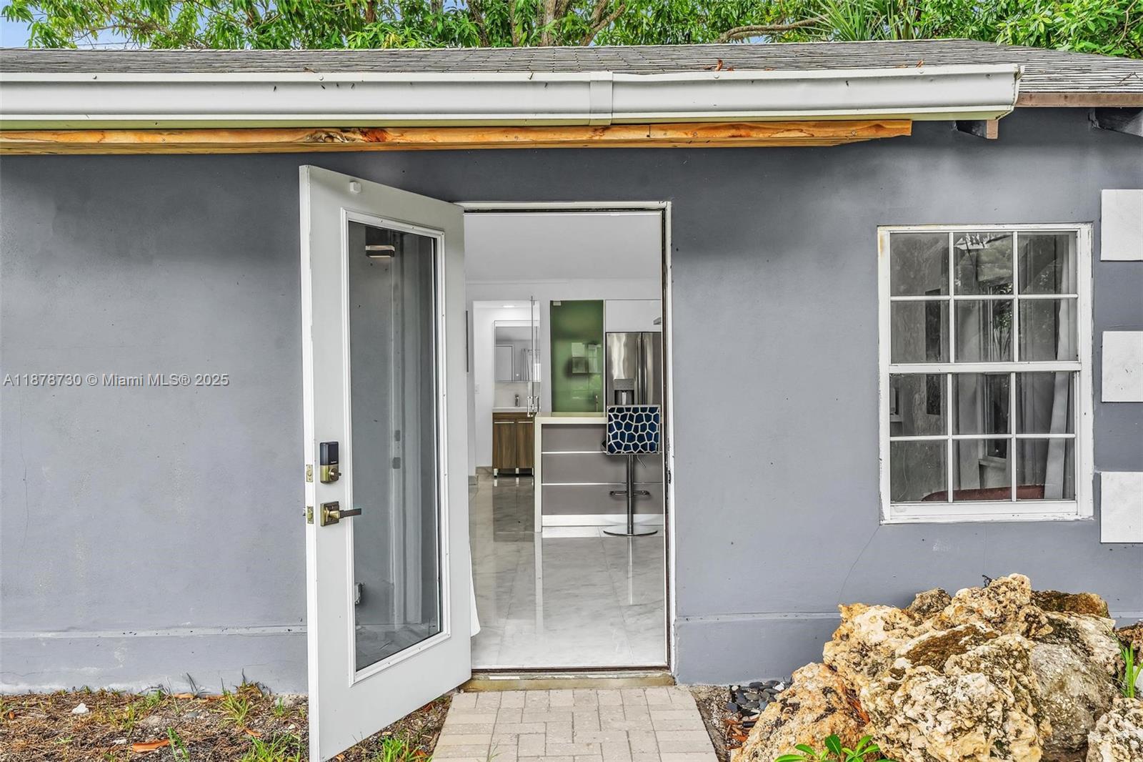 394 Southeast 5th Avenue, Unit B Delray Beach, FL 33483 - Photo 4 of 23