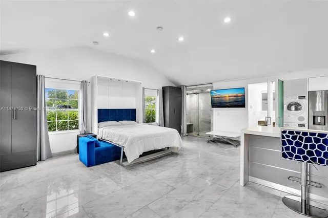 $2,500 | 394 Southeast 5th Avenue, Unit B, Delray Beach, FL 33483