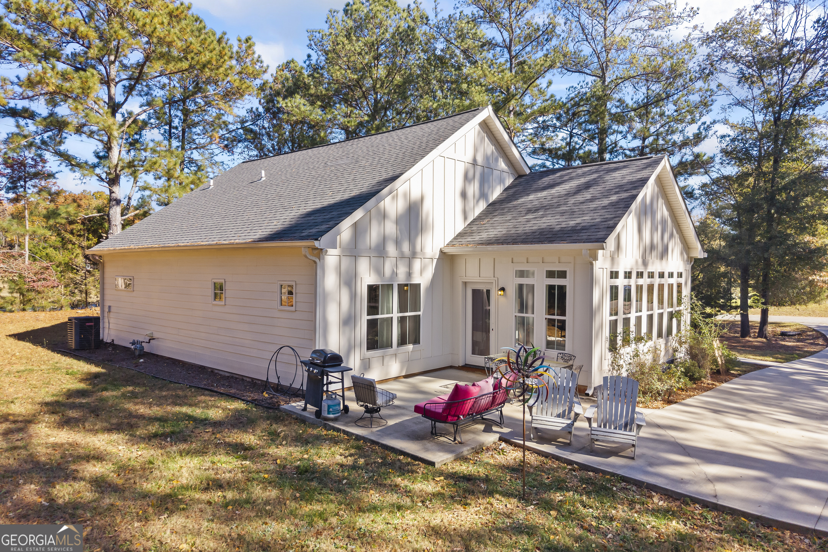 32 Shirleys Way Hartwell, GA 30643 - Photo 10 of 42 a view of a house with backyard